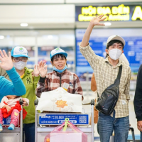 Bản tin thời sự sáng 31/10/2025: Tặng vé máy bay và vé tàu cho người lao động về quê ăn Tết