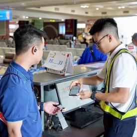 Bản tin thời sự sáng 15/9: Thủ tướng: Cán bộ không được yêu cầu dân xuất trình giấy tờ đã tích hợp trên VneID