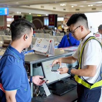 Bản tin thời sự sáng 15/9: Thủ tướng: Cán bộ không được yêu cầu dân xuất trình giấy tờ đã tích hợp trên VneID