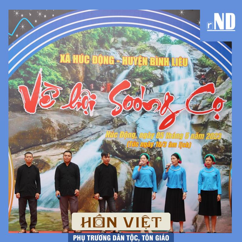 Đắm mình trong hội hát 